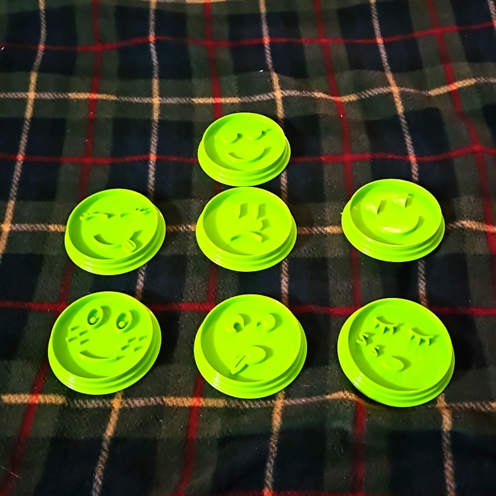 NWOT Pampered Chef Stackable Cookie Cutters‎